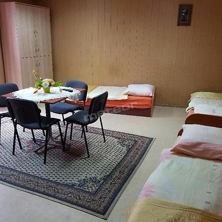 Alfa Noclegi Jedrzejow Ngoại thất bức ảnh